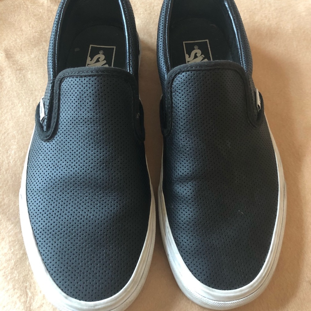 Vans women’s slip on black